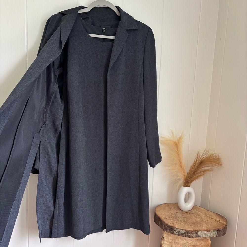 Vintage 2 piece set  Quadra Women's Charcoal Trench Coat / Dress